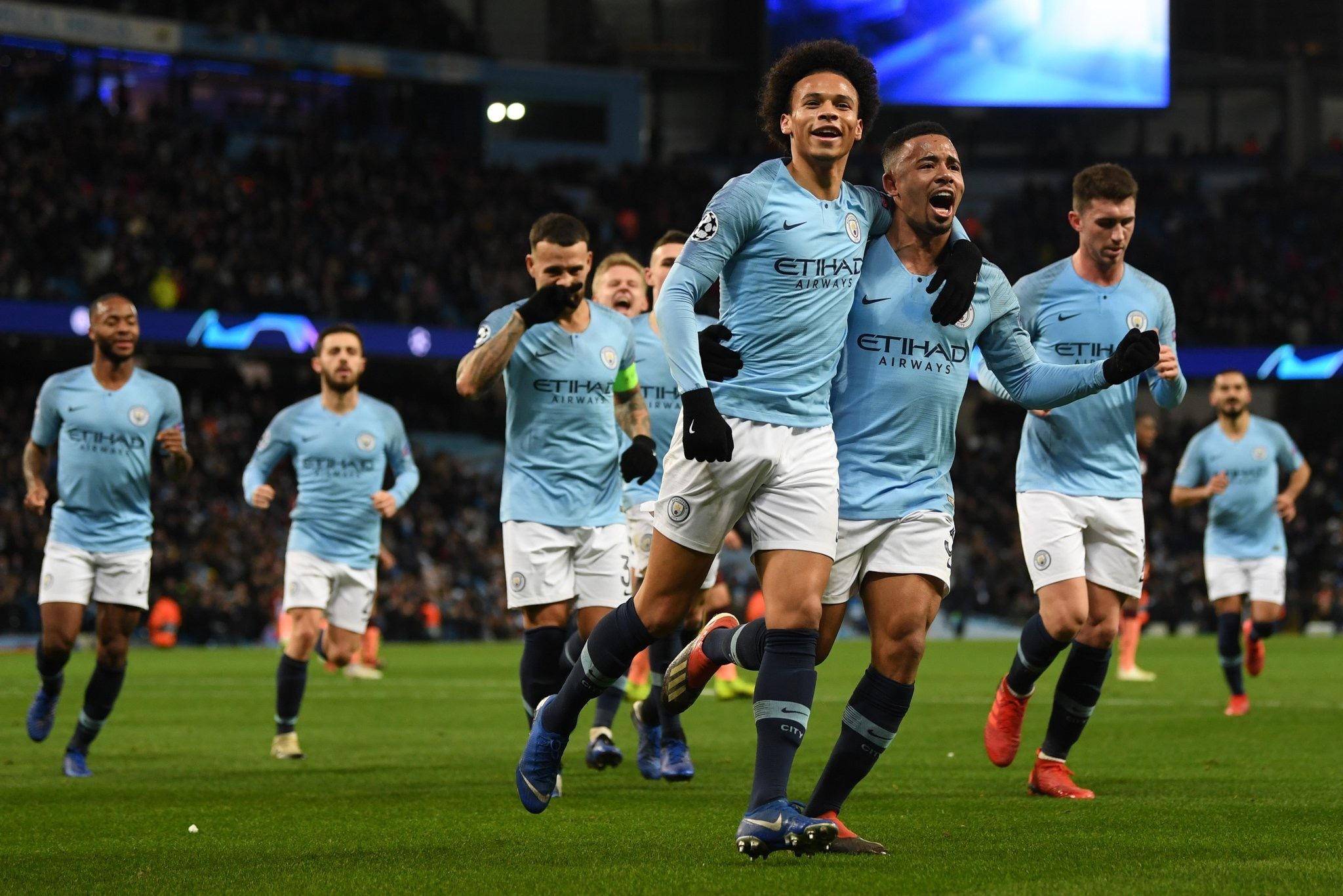 两支球队在 两支球队在